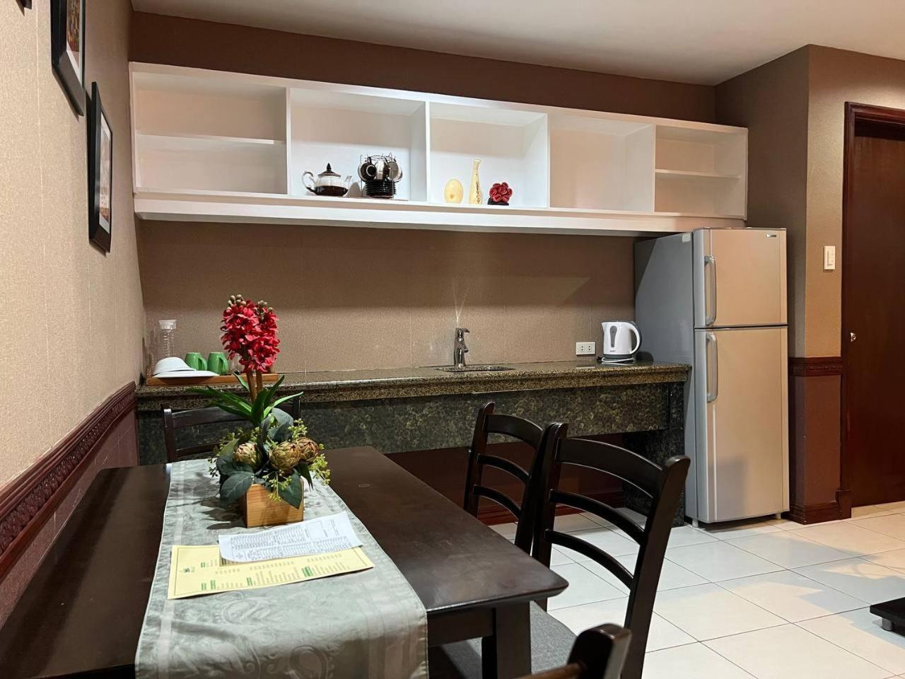 Subic Residencias Olongapo Exterior foto